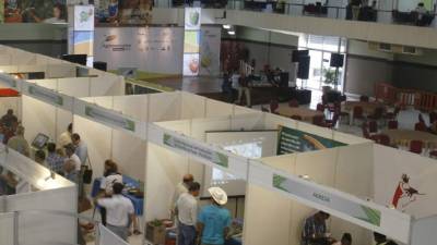 Agromercados 2014 tuvo una exposición comercial de más de 100 empresas.