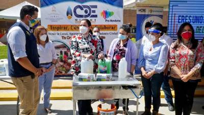 La primera dama de la nación entregó parte de los kits productivos. Fotos: Amílcar Izaguirre.