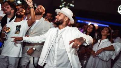 Neymar ha desatado una ola de indignación en Brasil por realizar una fiesta con centenares de invitados en plena pandemia de coronavirus, que ya deja más de 190.000 muertos en el país sudamericano, según revelaron este sábado los diarios brasileños.