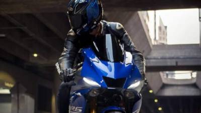 Un casco le aporta más seguridad al conductor de motocicletas.
