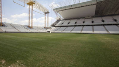 El estadio de Sao Paulo es uno de los recintos que están contra el tiempo para ser entregados.