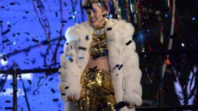 La cantante Miley Cyrus tuvo que cancelar el concierto que tenía previsto dar esta noche en Kansas City (EE.UU.)