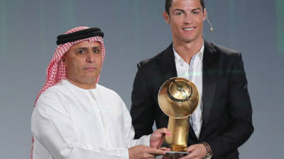 Cristiano Ronaldo recibió el Globo del Fútbol en Dubai.