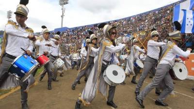 El ministro Escoto elogió el esfuerzo de los estudiantes en los desfiles de este lunes 15 de septiembre.