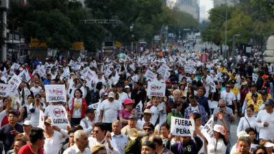 Cansados del grosero aumento, los mexicanos salieron a las calles a protestar contra los combustibles.