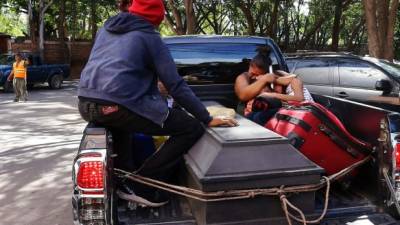 Parientes reclamaron el cadáver de Jonathan Castillo Pérez en la capital.