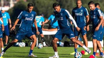 El técnico colombiano Luis Fernando Suárez podrá contar con los 23 internacionales para este primer encuentro del Grupo E que le enfrentará a Francia, Ecuador y Suiza.