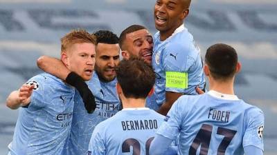 Riyad Mahrez ha sido la gran figura del partido al marcar un doblete. Foto AFP.