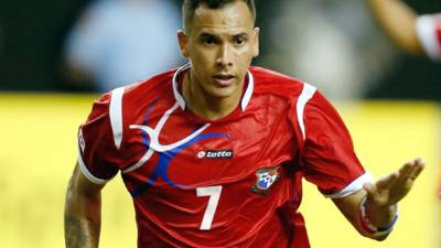 El delantero panameño denunció el hecho por medio de su Twitter.