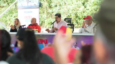 Maduro denunció este domingo que la oposición tiene sicarios en el país, con el propósito de atacarlo en medio de la campaña política.
