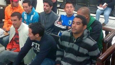 El hondureño José Mendoza (sudadera gris con negro) quedó en libertad bajo fianza.