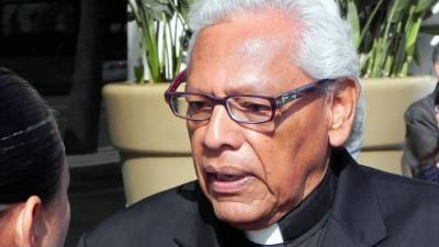 El sacerdote Richard Estrada.