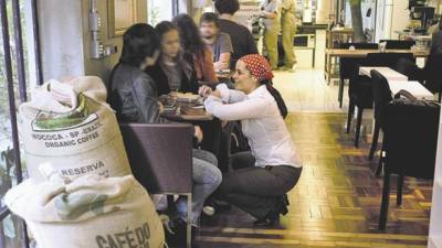 Los cafés de Coffee Lab, una cafetería de São Paulo, pueden llegar a costar US$5,50.