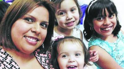 María Navas, de origen estadounidense que vivió una temporada en Honduras, fue asesinada por su esposo Sonny Enrique Medina junto con sus tres hijas en edades comprendidas entre los 2 y 10 años.