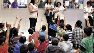 Fotografía de niños hondureños en albergues de Estados Unidos.