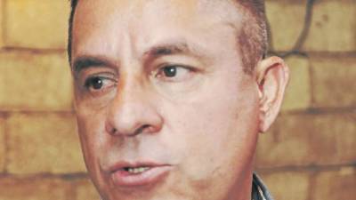 Leny Flores, candidato liberal, pidió feriado el día antes de los comicios.