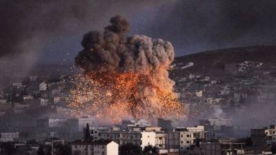 Un total de 215.518 personas, entre civiles, militares, milicianos y rebeldes, han muerto en Siria desde el inicio de la guerra civil a mediados de marzo de 2011, según datos recopilados por la ONG Observatorio Sirio de Derechos Humanos.