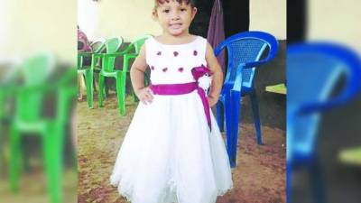 Lesly Yolanda Cardona con su vestido de princesa que lució en su cumpleaños.