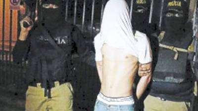 El menor de 17 años fue puesto a disposición de las autoridades.