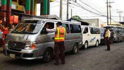 Las autoridades de Transporte realizan operativos para verificar las unidades que circulan de forma ilegal.