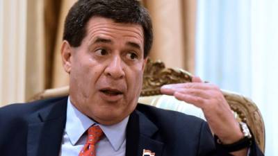 Cartes renunció a la presidencia paraguaya para convertirse en senador activo del Congreso.