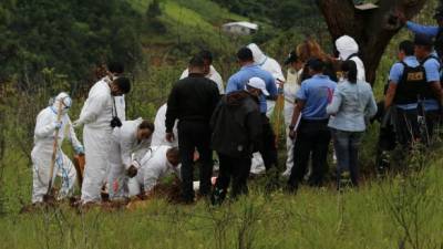 Los cuerpos de las víctimas fueron sepultados dentro de sacos blancos.