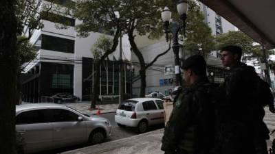 En las afueras del hotel de la Selección de Honduras hay efectivos policiales de Brasil.