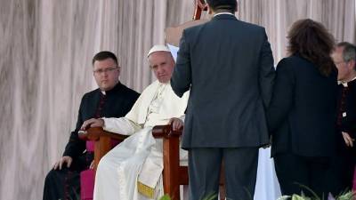 El Papa escuchó y compartió con familias mexicanas en Chiapas.