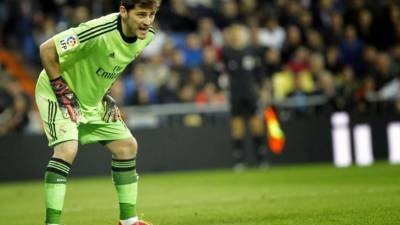 Iker Casillas quiere colgar sus guantes hasta sus 40 años y en el Real Madrid.
