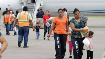 Por vía aérea llega mayoría de deportados.