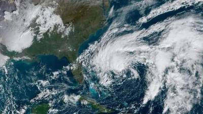 La tormenta Nicole se dirige hacia las Bahamas y Florida, donde puede azotar como un ciclón de categoría 1.