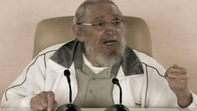 El expresidente de Cuba Fidel Castro reapareció ayer en público en La Habana.