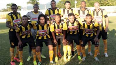 La indumentaria mantendrá el clásico rayado.