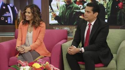 Ismael Cala en una entrevista con Karla Martínez.