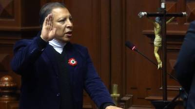 El legislador Marco Arana, vocero del izquierdista Frente Amplio, declaró a los periodistas que uno de los temas de su reunión de bancada, hoy en el Parlamento, 'es la posibilidad de presentar una nueva moción de vacancia' contra Kuczynski. EFE/Archivo