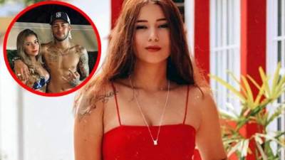 Parece que Neymar ha encontrado el amor en los brazos de una joven modelo brasileña Mari Tavares durante sus vacaciones navideñas.