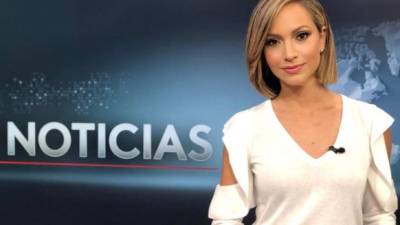 La periodista hondureña Satcha Pretto se encuentra en el ojo del huracán luego de entrevistar al abogado de Emma Coronel, esposa de Joaquín “El Chapo” Guzmán. Y es que durante su conversación con Jeffrey Lichtman, este la llamó “idiota” en cuatro ocasiones. Pero más allá de este polémico momento, Satcha Pretto ha destacado en Estados Unidos gracias a su labor periodística y su carisma con el público.Con información de Univisión