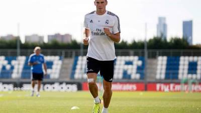Gareth Bale trabajó en solitario en su primer entrenamiento con el Real Madrid.