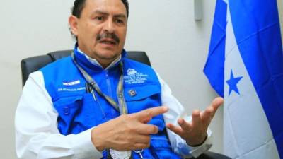 Miguel Osorio, delegado de Migración de Honduras en el aeropuerto Ramón Villeda Morales