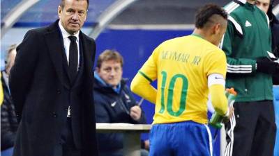 Dunga cree que Neymar está en este momento con superioridad sobre Messi y Cristiano.
