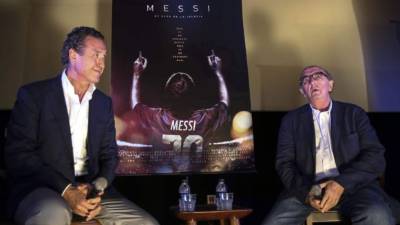 Valdano y Jaume Roures, director general de productora Mediapro, en conferencia.