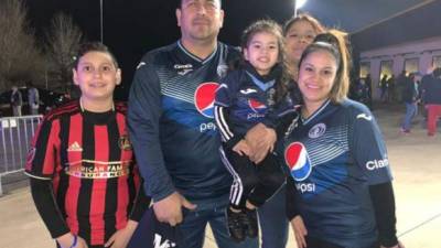 Alexis Godoy junto a su familia han llegado para disfrutar del duelo entre Atlanta United vs Motagua.