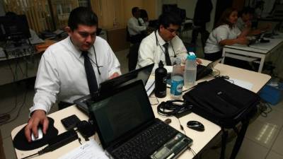 Los salarios de los empleados públicos equivalen a más de la mitad del ingreso tributario.