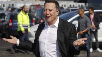Musk se convirtió en la persona más rica del mundo el mes pasado, con una fortuna estimada en 185,000 millones de dólares. Foto AFP