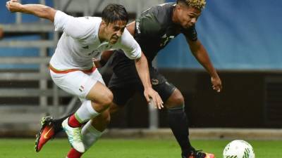 El duelo fue de poder a poder de principio a fin. Foto AFP.