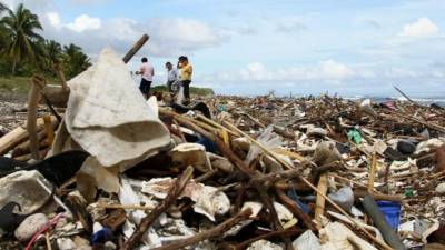 Más de 50 toneladas de basura arrastra el río Motagua.