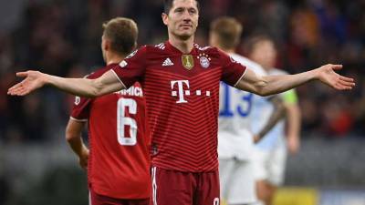 Lewandowski se destapó con un doblete en la paliza del Bayern Múnich ante Dinamo de Kiev.