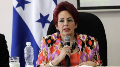 Doris Imelda Madrid, comisionada del IAIP, presentó el informe.