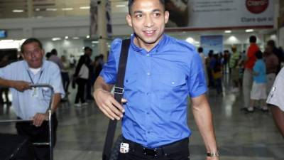 Emilio Izaguirre a su llegada a San Pedro Sula.