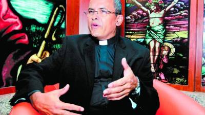 El padre José Antonio Salinas.